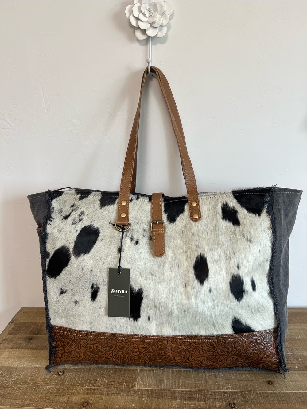Myra Western Weekender Bag Cowhide Leather Duffel Travel Carry On Boho Cowgirl - Picture 7 of 12